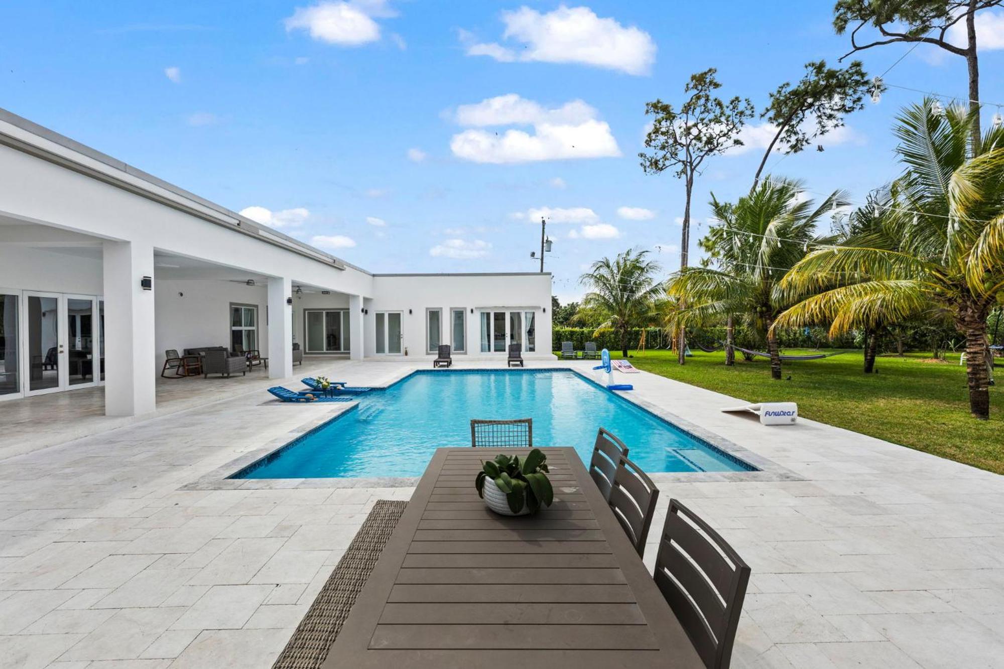 Ideal For Families The White House Of Miami Close To Miami Beaches And The Keys West Princeton ภายนอก รูปภาพ
