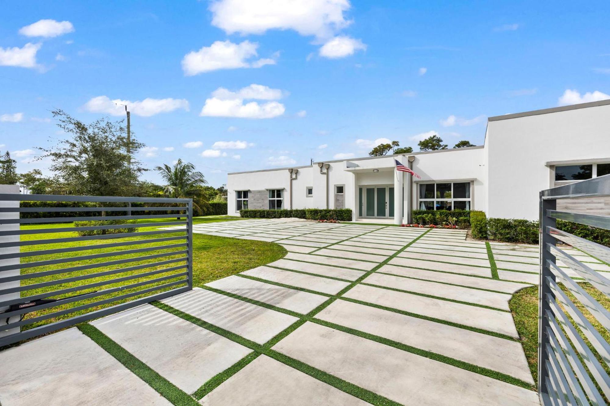 Ideal For Families The White House Of Miami Close To Miami Beaches And The Keys West Princeton ภายนอก รูปภาพ